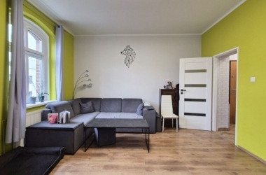 OSIEDLE CZARNE - 3 POKOJE NA PARTERZE Z OGRÓDEM / PARKING / PIWNICA